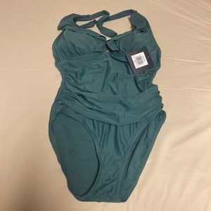 New one piece Ellen Tracy swimsuit